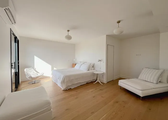 Quiet Villa, Sea And Mountain! ヴィラ